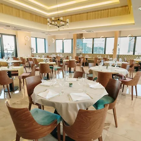Slavija Lux Hotel