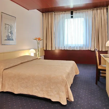 Slavija Lux 3*