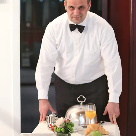 Slavija Lux Hotel 3*