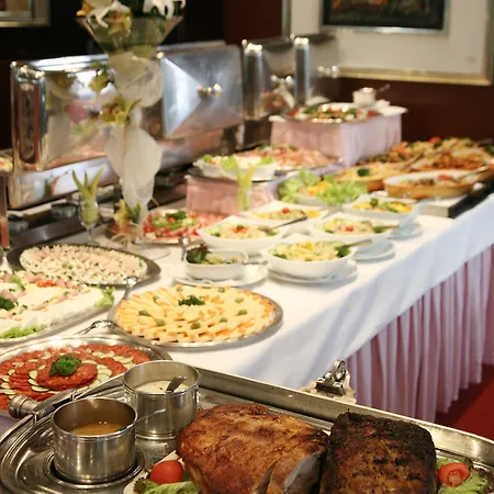 Slavija Lux Hotel 3*