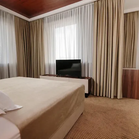 Slavija Lux Hotel