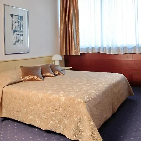 Slavija Lux 3* Belgrad