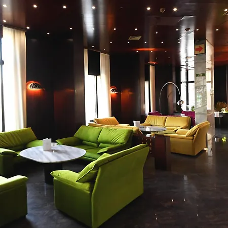 Slavija Lux Hotel 3*