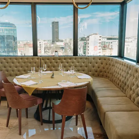 Slavija Lux Hotel 3*