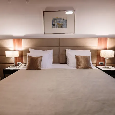 Hotel Slavija Lux 3*