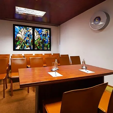 Slavija Lux Hotel