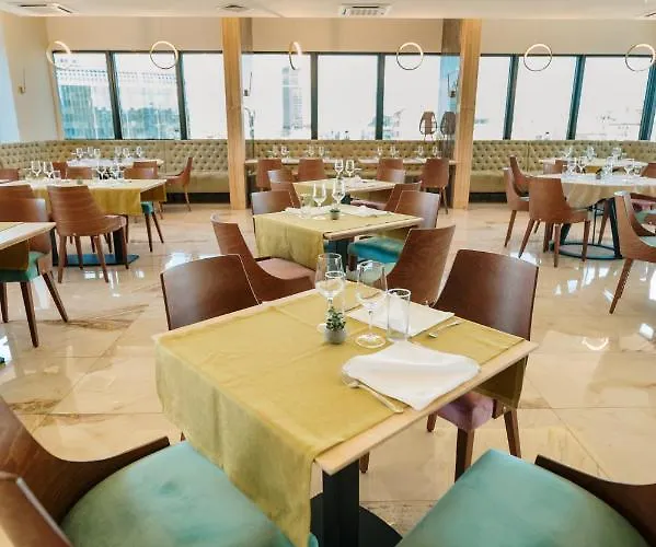 Slavija Lux Hotel 3*