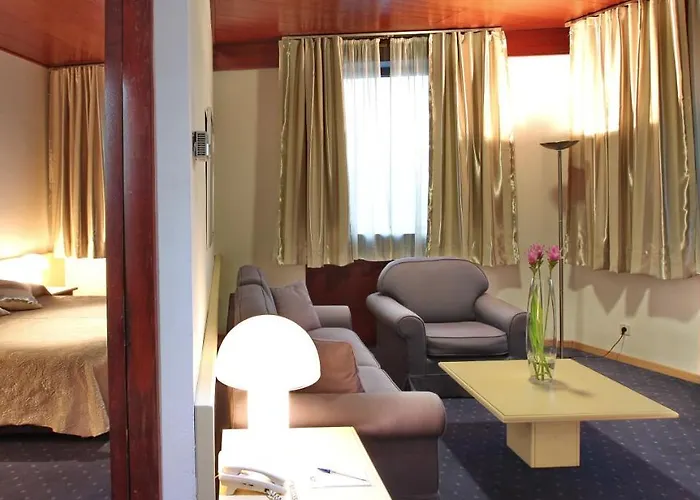 Slavija Lux Hotel 3*