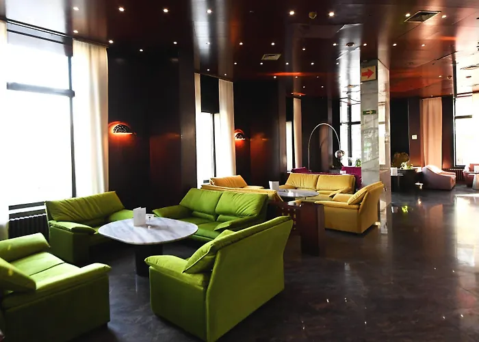 Slavija Lux Hotel 3*