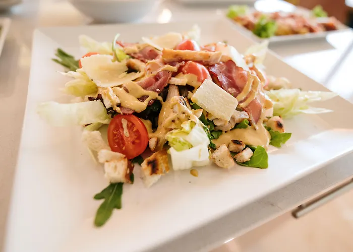 Slavija Lux Hotel 3*